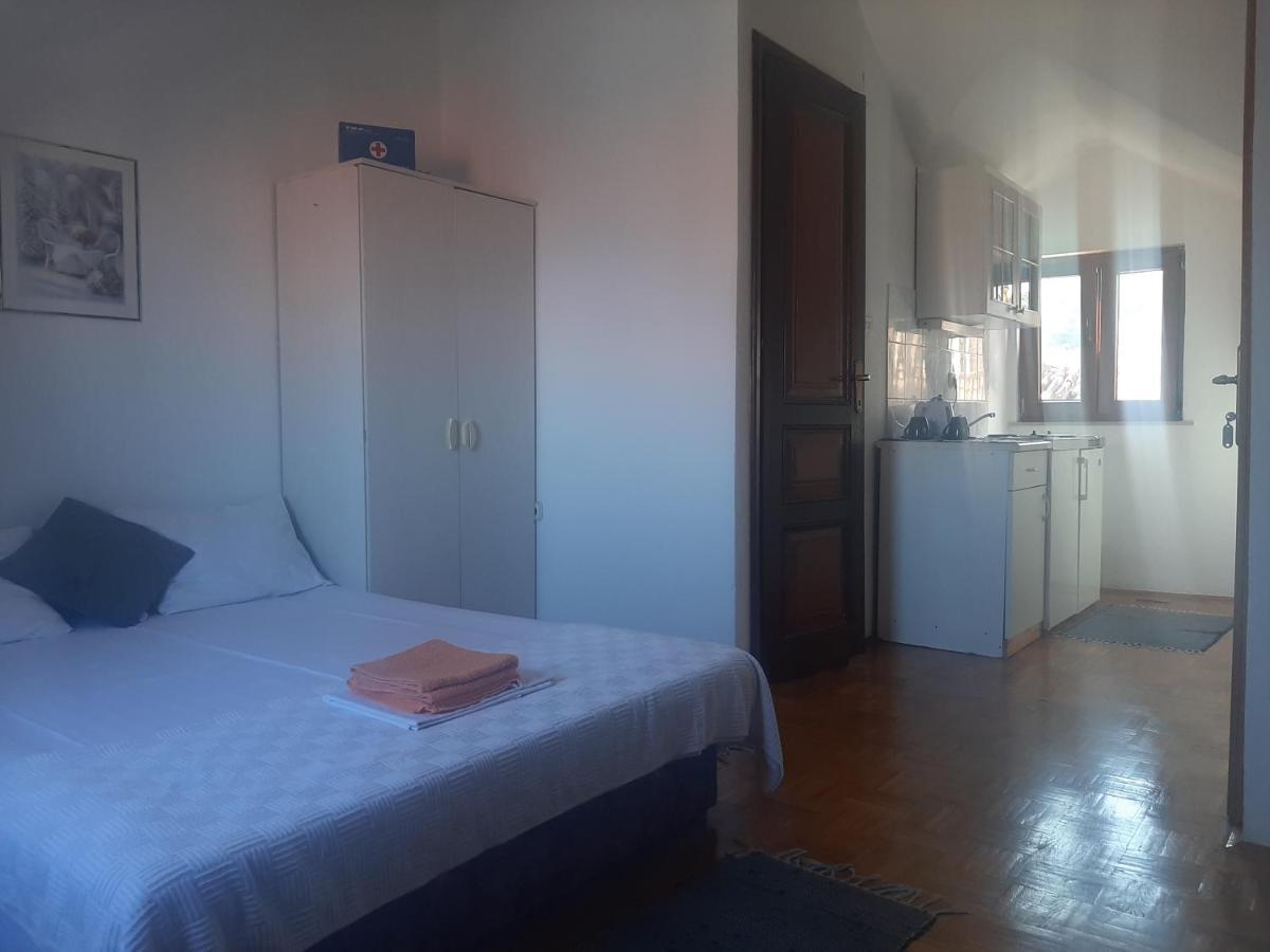 Apartament Dora *