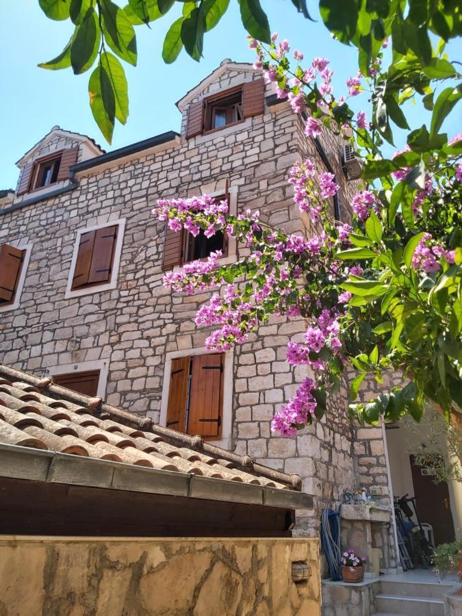 Apartament Dora Supetar