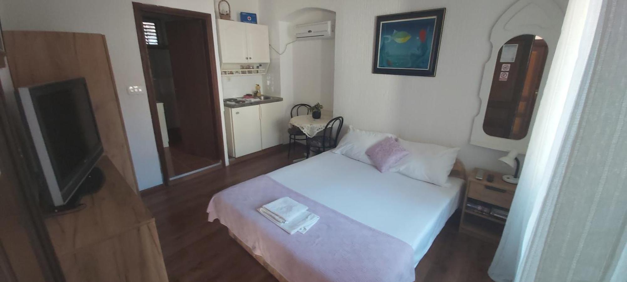 Dora Apartament *